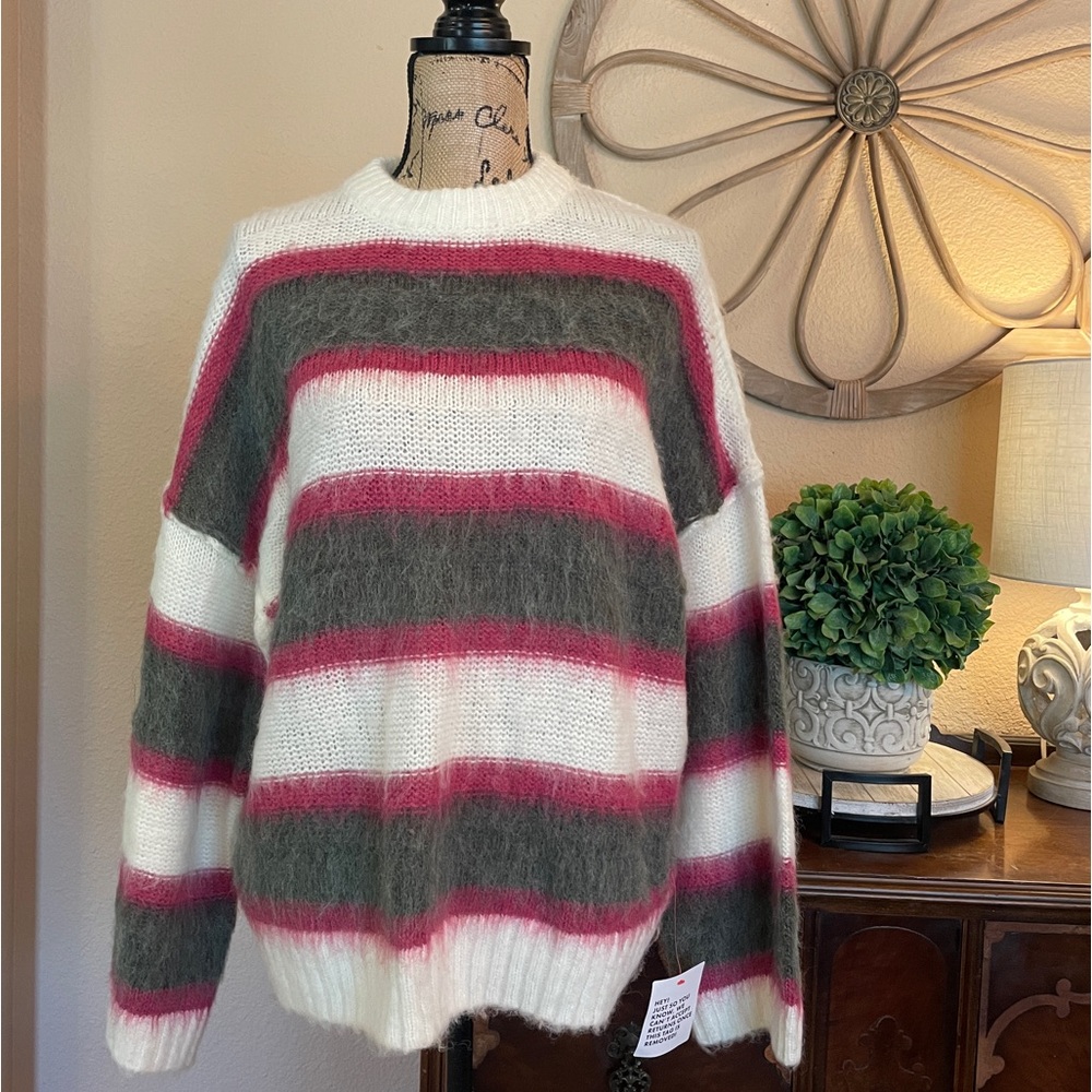 New Topshop Oversized White Fuzzy Sweater Pink & Gray Striped